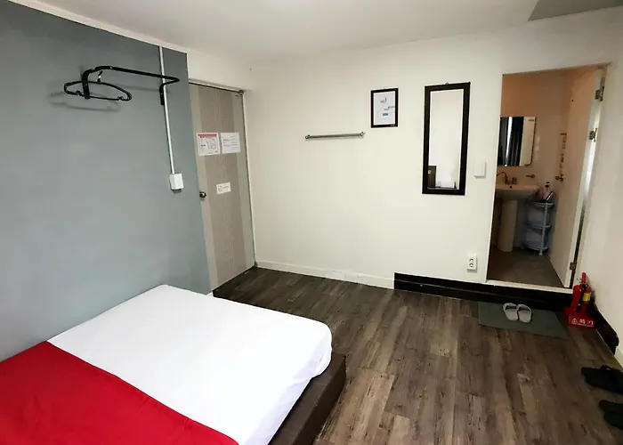 1012 House Namsan - Foreigner Only 3* Seúl