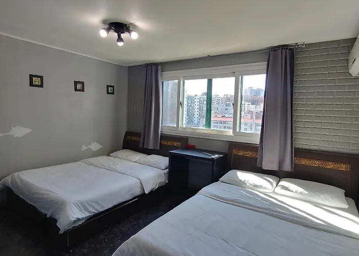 1012 House Namsan - Foreigner Only Pensión 3*