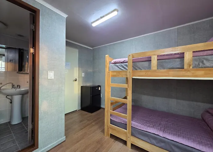 1012 House Namsan - Foreigner Only 3* Seúl